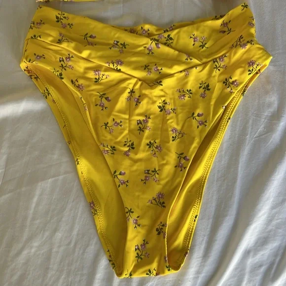 Aerie Wide Strap Scoop Top and High Rise Crossover Bottoms Bikini Set - Picture 3 of 3